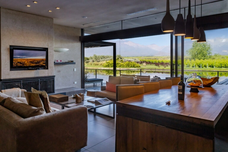 The Vines Resort and Spa - One Bedroom Deluxe Villa Lake Andes View single (1)_resultado