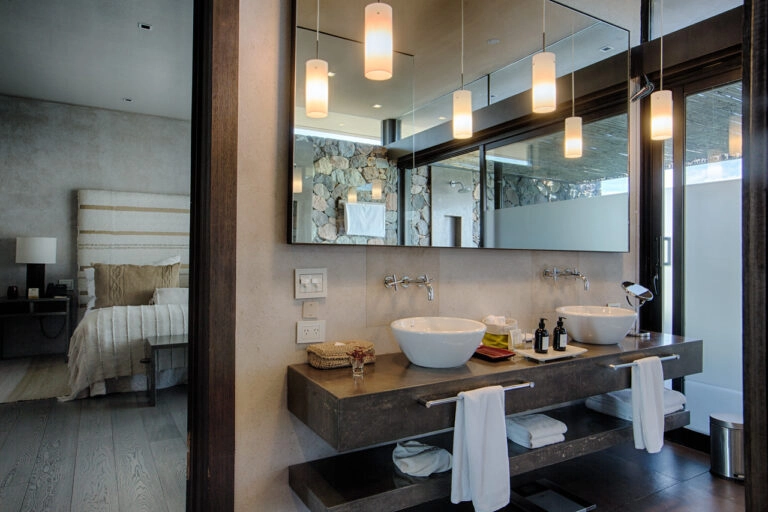 The Vines Resort and Spa - Two Bedroom Deluxe Villa Lake Andes View Single (1)_resultado